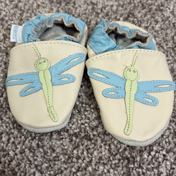 Robeez size 0-6 month crib shoes - Picture 5 of 5